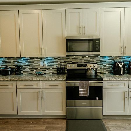 Enjoy This Mini-Mansion Near Downtown And The Airport! Атланта Экстерьер фото